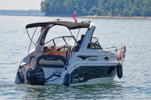 Coral 690 Sport Cruiser motorboat